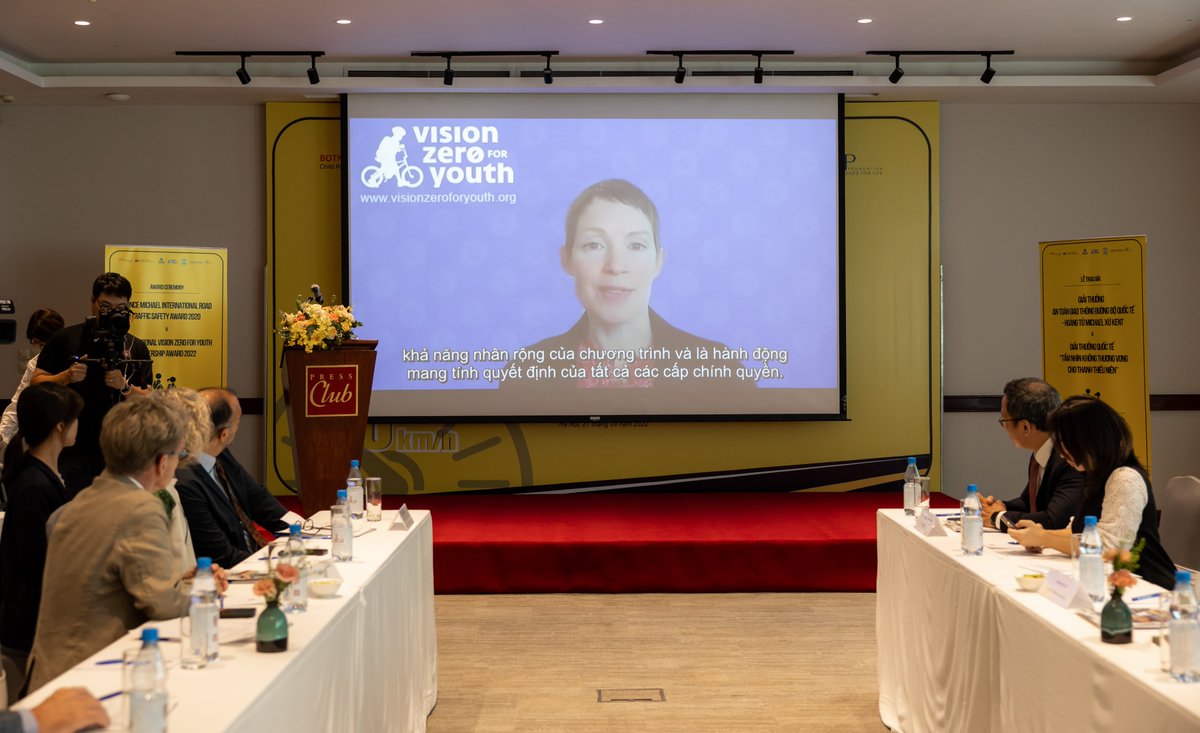 🏆 National and local governments in central #Vietnam receive two prestigious #international awards, PMRSA and the VZYL, for prioritizing safe #school zones to #safeguard every child’s journey to school! 
↪️Read more: 
lnkd.in/gW4E_uqg
  #walkrollschool #hsrcinfo #awards