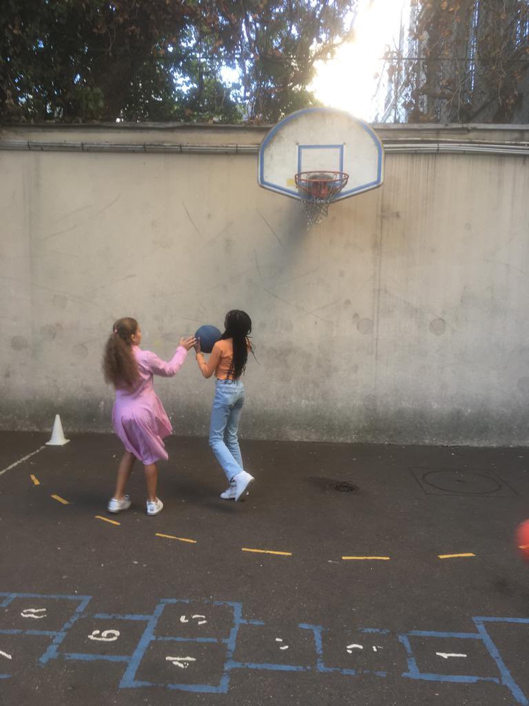 Journée Nationale du Sport Scolaire à Paris Centre 💪🏻<a href="/EPievic/">Emmanuelle PIEVIC</a> <a href="/CKerrero/">Christophe Kerrero</a> <a href="/Academie_Paris/">Académie de Paris</a> <a href="/EtienneBarraux/">Etienne BARRAUX</a> <a href="/CD_usep75/">usep75</a> Merci les directeurs et les enseignants