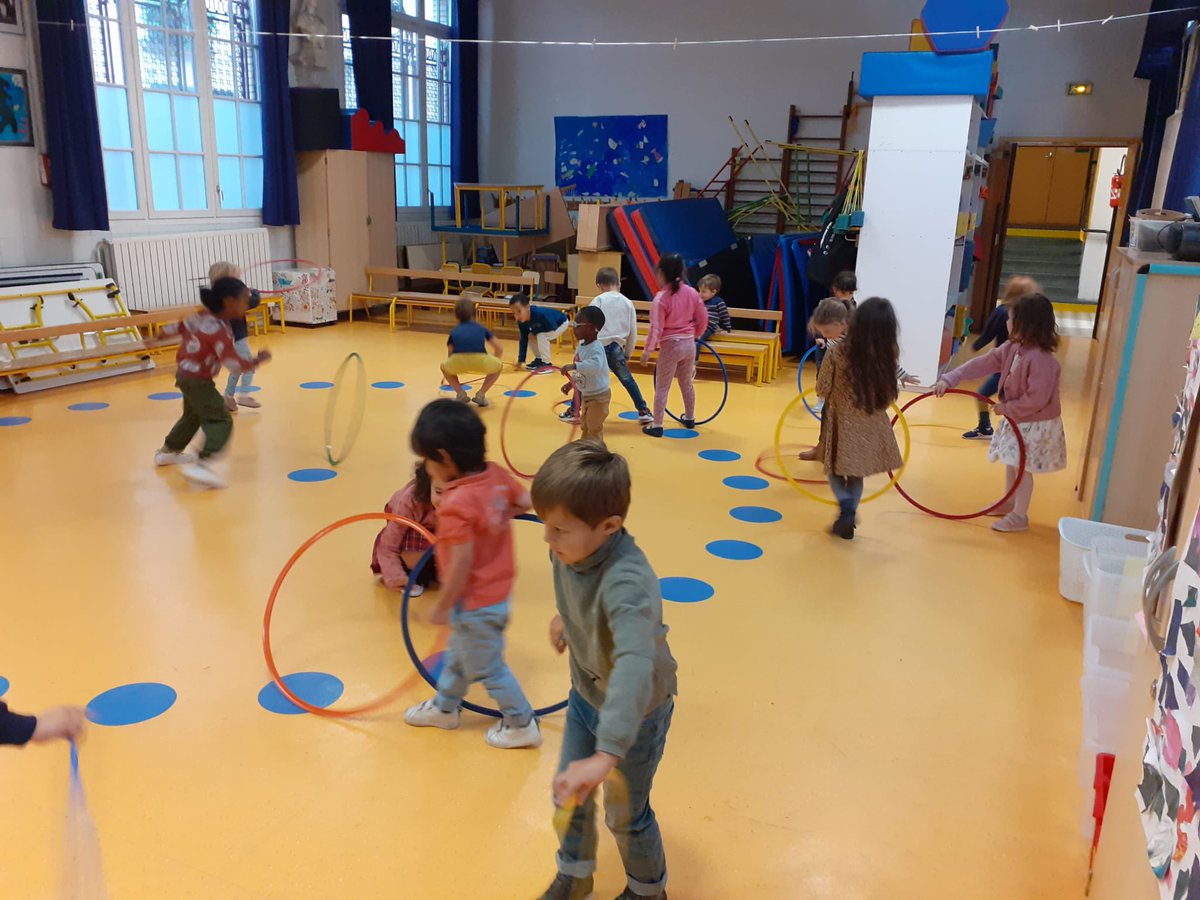 1_2_4Louvre's tweet photo. Journée Nationale du Sport Scolaire à Paris Centre 💪🏻@EPievic @CKerrero @Academie_Paris @EtienneBarraux @CD_usep75 Merci les directeurs et les enseignants https://t.co/gxVJAUacDA