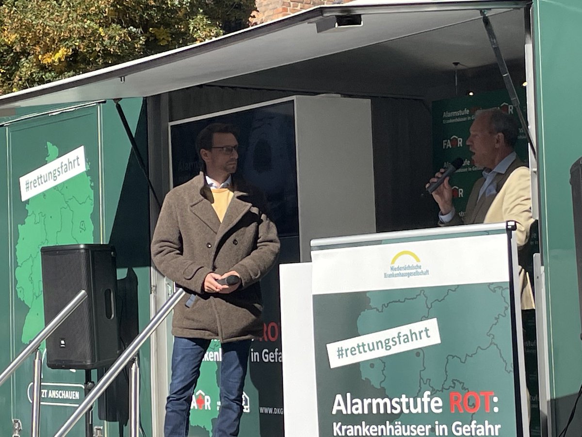 DKGev's tweet photo. #nkg und ⁦@_verdi⁩ es braucht Entlastung für die Mitarbeiter*innen David Matrai plädiert auch für eine richtige Umsetzung der PPR 2.0 keine Personalbemessung nach Kassenlage #rettungsfahrt https://t.co/cWRws4bH3e