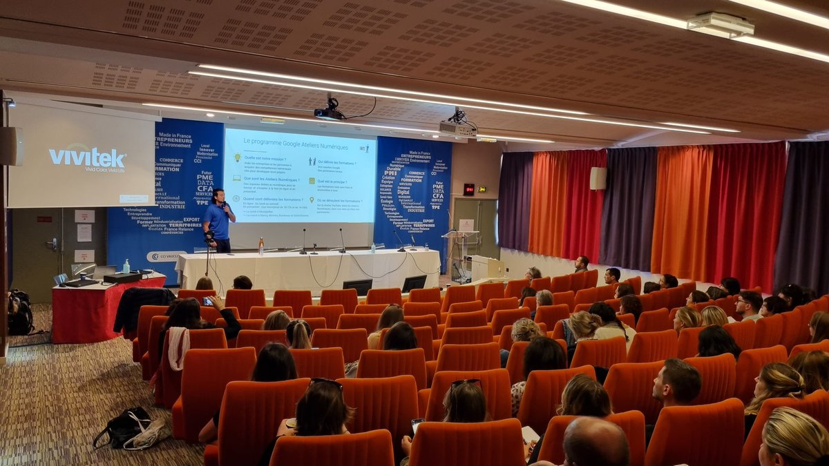 CRT_RegionSud's tweet photo. Après Gap hier et avant Puget-sur-Argens demain, direction Avignon aujourd'hui pour les #RdvduCRT sur le thème « Quoi de neuf chez Google pour les acteurs du tourisme ? ». L’occasion de présenter les fondamentaux et nouveautés pour booster sa visibilité auprès de 150 participants https://t.co/zDutQmDEHh