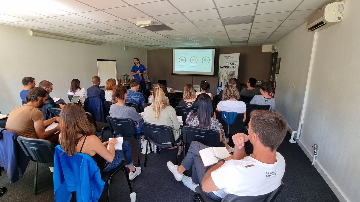 CRT_RegionSud's tweet photo. Après Gap hier et avant Puget-sur-Argens demain, direction Avignon aujourd'hui pour les #RdvduCRT sur le thème « Quoi de neuf chez Google pour les acteurs du tourisme ? ». L’occasion de présenter les fondamentaux et nouveautés pour booster sa visibilité auprès de 150 participants https://t.co/zDutQmDEHh