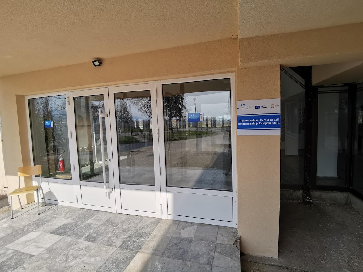 eusmmserbia's tweet photo. 🤝 Sredstvima 🇪🇺 Evropske unije, u saradnji sa @KIRS_SRBIJA, unapređeni su uslovi stanovanja migranata i izbeglica u Centru za azil u Vranju.
Trenutno u Centru boravi 73 korisnika i to su izbegličke porodice iz Ukrajine.
#eusmm #EUzaTEBE
@IOMSerbia https://t.co/T6fv9gwmO7