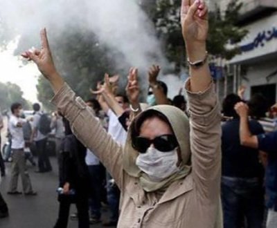 İranlı kadınların özgürlük mücadelesini ve haklı isyanını selamlıyoruz.!

ما به مبارزه آزادی خواهانه و شورش عادلانه زنان ایرانی درود می فرستیم.!

#KadınYaşamÖzgürlük