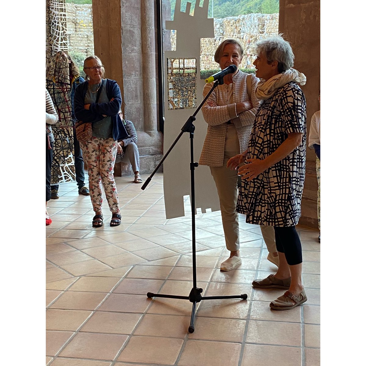 Exposition « Cité intérieure » d’ #EszterBornemisza à l’#abbayedalspach à #kaysersberg à voir jusqu’au 16 octobre les samedis, dimanches de 14h à 18h. 
#artpapier #paperart