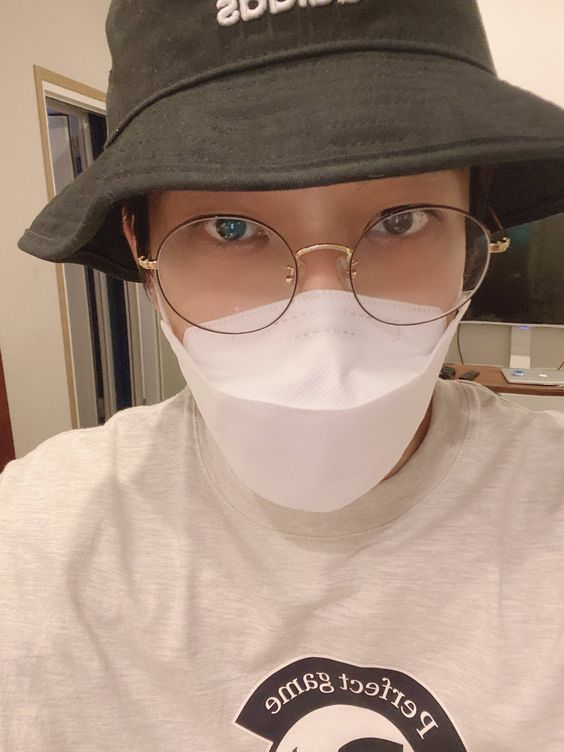 ㅤㅤ 
        [鱗太郎.] u p d a t e
        hi.