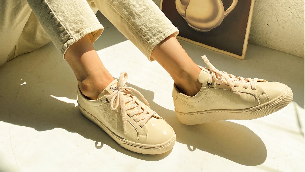 <바닐라&amp;카카오 스니커즈> 오픈기념!

“가을은 맛있는 것도, 신고 싶은 것도 많아!”

#𝐑𝐓 &amp; #𝐅𝐨𝐥𝐥𝐨𝐰 𝐄𝐯𝐞𝐧𝐭! 🌾🌾

각 2분께 편안한 수제 스니커즈와 교촌치킨세트를 드립니다:D

좋은 재료, 정성가득하게 만든 스니커즈!

⭐tumblbug.com/crafterkb_vani…

(스니커즈 정보는 링크와 타래에🙌)