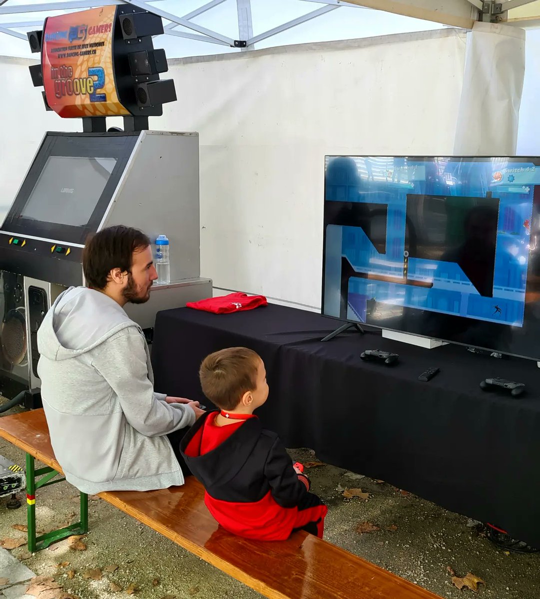 Geneva_ESPORT's tweet photo. Vous avez été nombreux à passer sur notre stand le week-end passé!

Nous espérons avoir pu répondre à toutes vos questions, réflexions ou inquiétudes 💭🎮

Encore merci à la Ville et le Canton de Genève ainsi que l'AGS pour ce magnifique évènement 🎽📢

Crédit 📸 : Peter Kittler https://t.co/QP2QvCSwWA