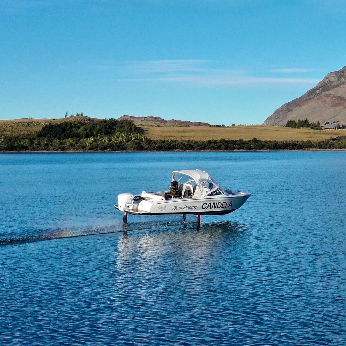 Welcome to Candela demo days in Queenstown, NZ, 27.09 - 04.10! Our partner Next Generation Boats is organising a series of C-7 demo rides at Queenstown Marina in Frankton. To sign up for a test ride, register here: docs.google.com/.../1FAIpQLSfh… Photo: Andrew J. Steel