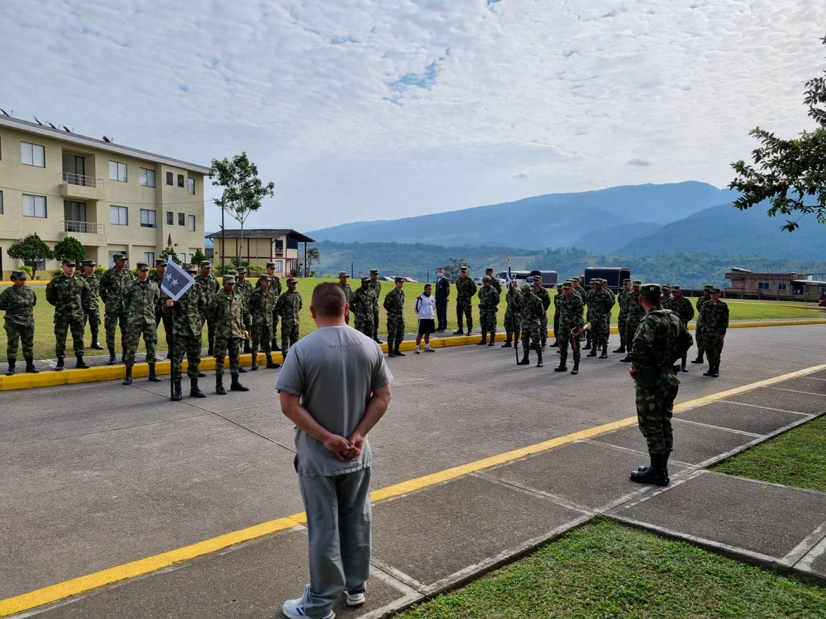 Ejercito_Div6's tweet photo. El Batallón de Apoyo y Servicios para el Combate N.°27 realizó una formación con el personal de su plana mayor, con el fin de recordar la importancia de mantener la moral combativa, fomentar la ética, la transparencia, así como los principios y valores del @COL_EJERCITO. https://t.co/7oAk1hJXmL