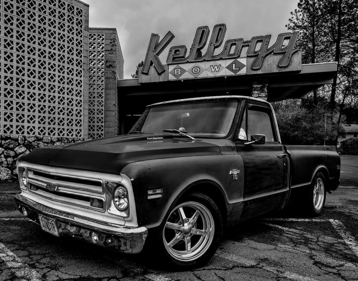 RobtheToonMan's tweet photo. My truck
#robsrodshop
#sasquatchartworks #sinister #lilsin #robthetoonman #67chevy #67chevypickup #67chevytruck #fleetside #shortbed #chevytruck #chevypickup #c10 #chevyc10
#hotrod #carshow #hotrod #classiccars #cruisein #rodrun #kustom #customcar #pietrospizza https://t.co/BXRnz6J3kS
