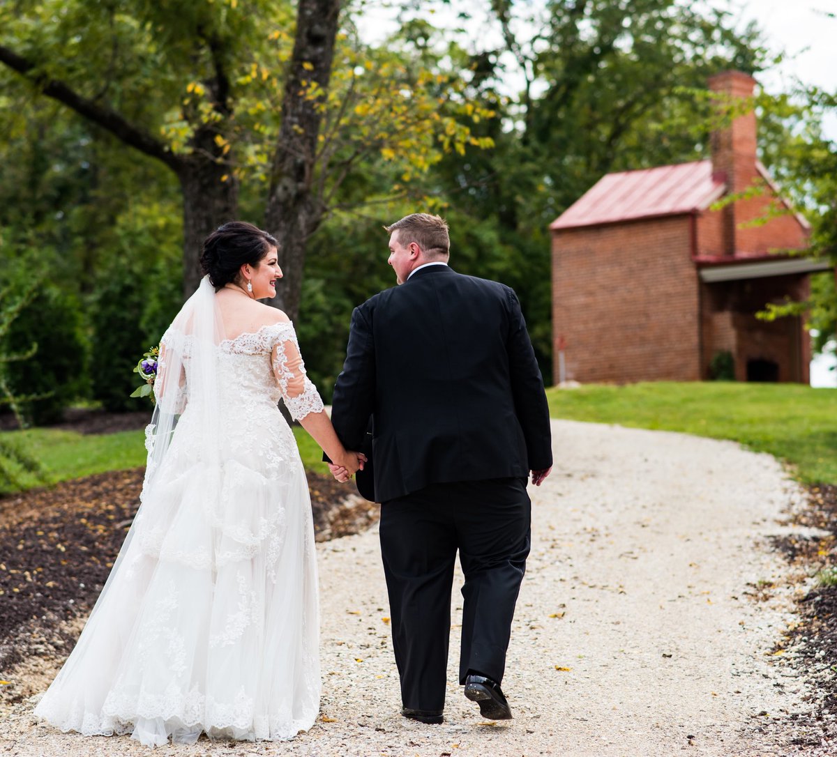 3 years ago today. Before the pandemic, before miscarriages, before cancer, before baby, before chemo. When we said “For Better or For Worse”, man, did we mean it! 

I love you, Neil. 
Happy 3rd Anniversary! 💛

Alexa: Play September by Earth, Wind and Fire
