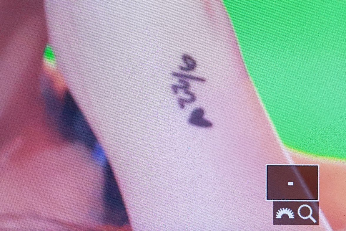 momo would like to remind you of her roommate's birthday 🫶

HAPPY NAYEON DAY 
#POPstar_NayeonDay
#원스의_노을이_나연이