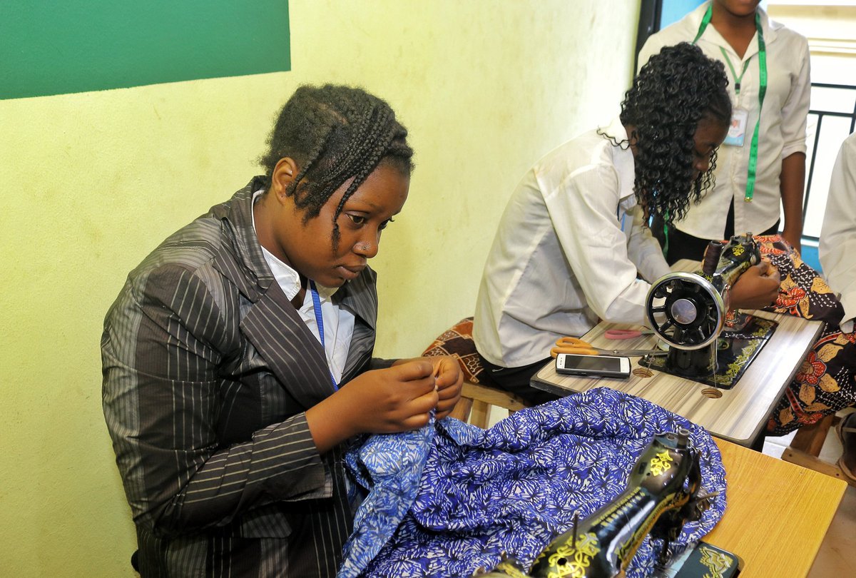 DROMIWorld's tweet photo. HAMDROMI ENTREPRENEURSHIP SCHOOL; FEMALE TAILORING DEPARTMENTAL ACTIVITIES.

Let's take a walk through the Female Tailoring Department. This department raise seamstresses with enough skills in sowing, also with the art of designing, cutting, fitting, and finishing clothes. https://t.co/WZXG7AI8lq