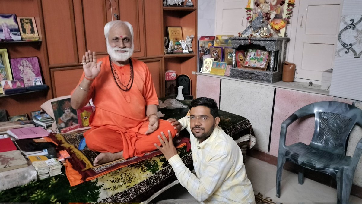 NarpatRajBarmer's tweet photo. बाड़मेर शहर में बाबा रामदेव जी मंदिर के मुख्या महंत परमानंद जी महराज (परमार) से आज परमानन्द आश्रम में मिलकर स्वामी के स्वास्थ्य की कुशलक्षेप जानी और मार्गदर्शन एवं आर्शीवाद लिया। #JayBaba #RamdevJi #
@BJP4Rajasthan https://t.co/P9c7N20NZM