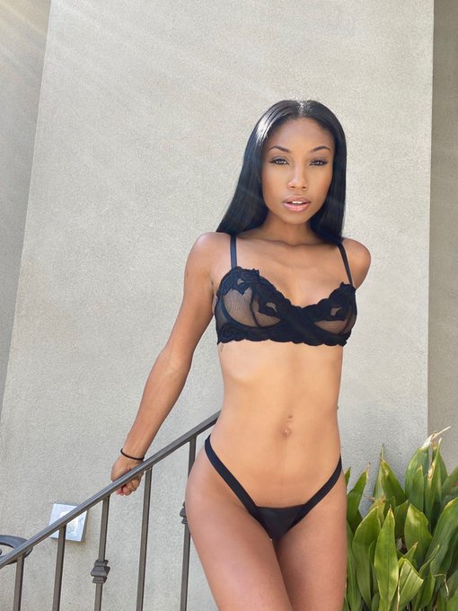 Looking into your eyes https://t.co/5iVNHdxoG7