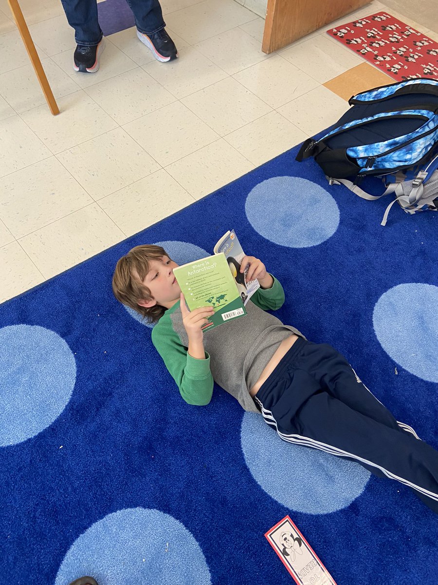 MrsClark131's tweet photo. Nothing is better than seeing kids choose to read on the rug! #grade3
#deerhill https://t.co/SOa1Kd7DBy