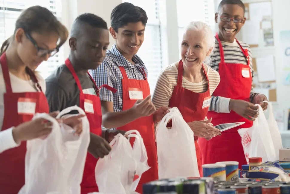 ReadyCanada's tweet photo. #Volunteering in #retirement is not only a way to give back and make an impact, but it has many other benefits as well, including better health, longer longevity, sense of purpose, happiness and leaving a legacy. https://t.co/BEswmrPI8z https://t.co/64iTmShRNm