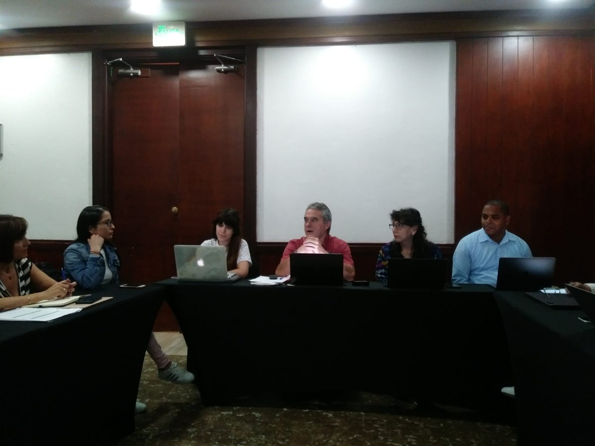 odiel1986's tweet photo. Desarrollando la alfabetización mediática en el Caribe.  Tercer día de trabajo entre la @unican , @AboicB , @utpl , @EducacionRDo y la @RedAlfamed @ADELANTE_UE_ALC , @UnionEuropeaRD, @UEenEcuador @UEenBolivia https://t.co/ly2fbMLFpw