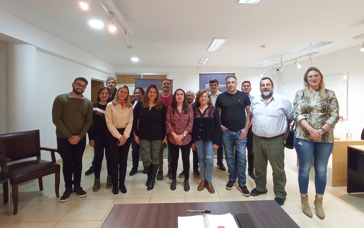 CCMisiones's tweet photo. Reunión con la Directora Nacional de Desarrollo Foresto Industrial Sabina Vetter, #CAMECA y @arqmis a fin de evaluar posibles trabajos vinculados a la construcción sustentable y uso de la madera, en línea con los #ODS🏗️🌱🌎

@herrerayflia
#AcciónClimáticaMisiones #GobernanzaVerde https://t.co/q1fnNVaoyT