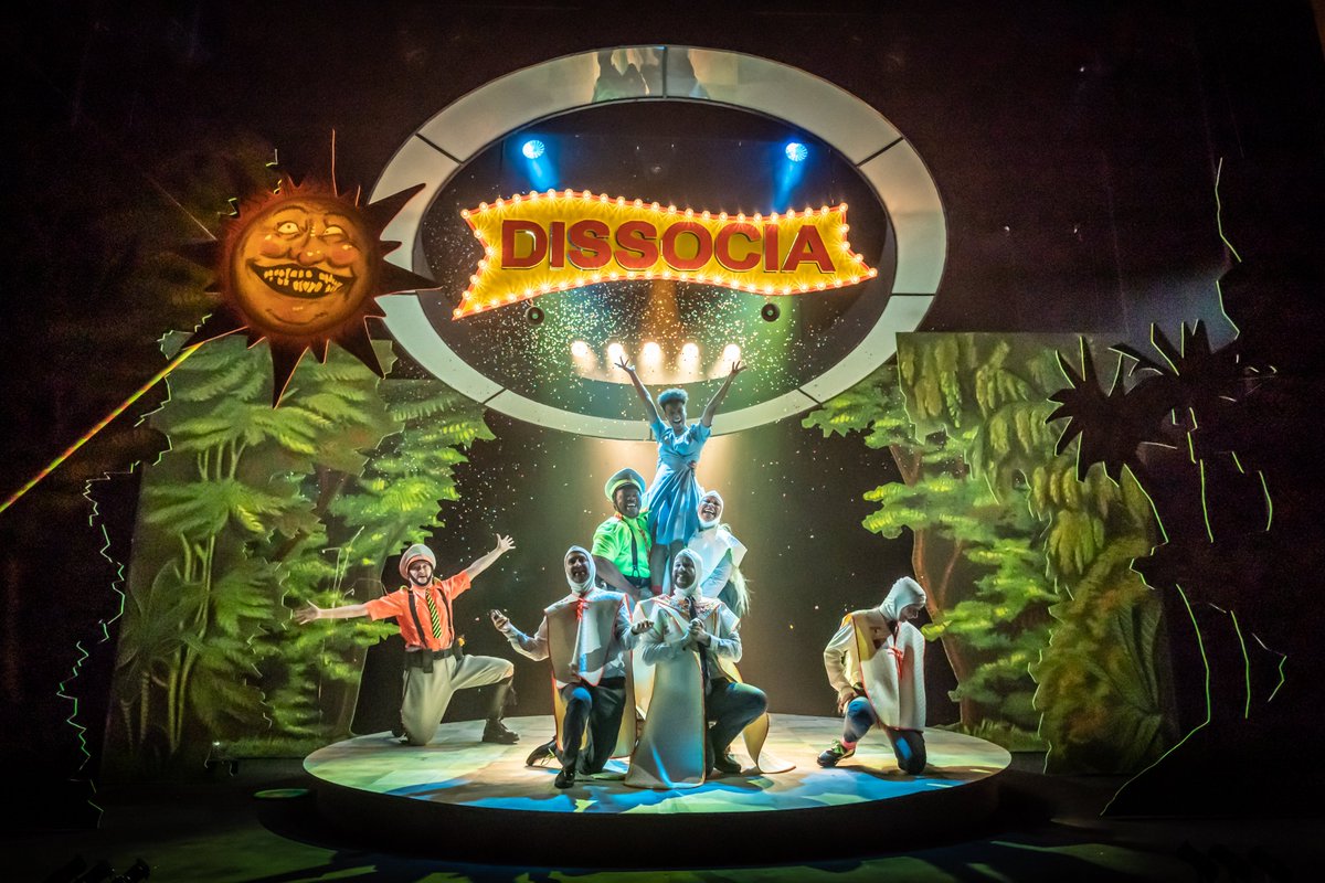 stratfordeast's tweet photo. Buckle up, we're headed to THE WONDERFUL WORLD OF DISSOCIA (you can leave your passport at home)

Take a first look at this brand new production of Anthony Neilson's cult classic, directed by Emma Baggott

📸 @brennerphotos 

Until Sat 15 Oct
🔗 https://t.co/XQ41VcumD2 https://t.co/WnC1G9FLoc