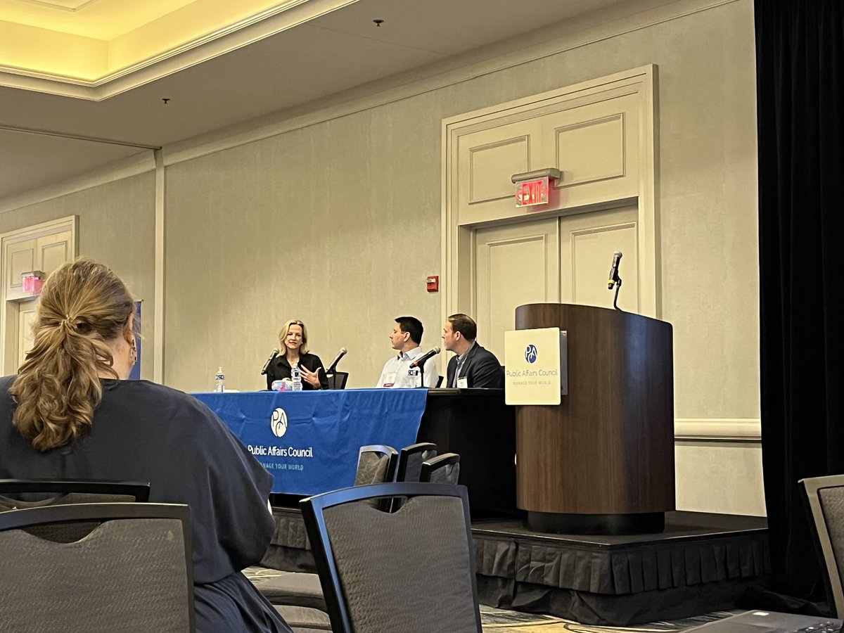 SparkInfluence's tweet image. Good to be back at #DMAS22. Both @axios &amp;amp; @Accenture talking advocate personas &amp;amp; understanding your audience. Great panel &amp;amp; great start to the day.