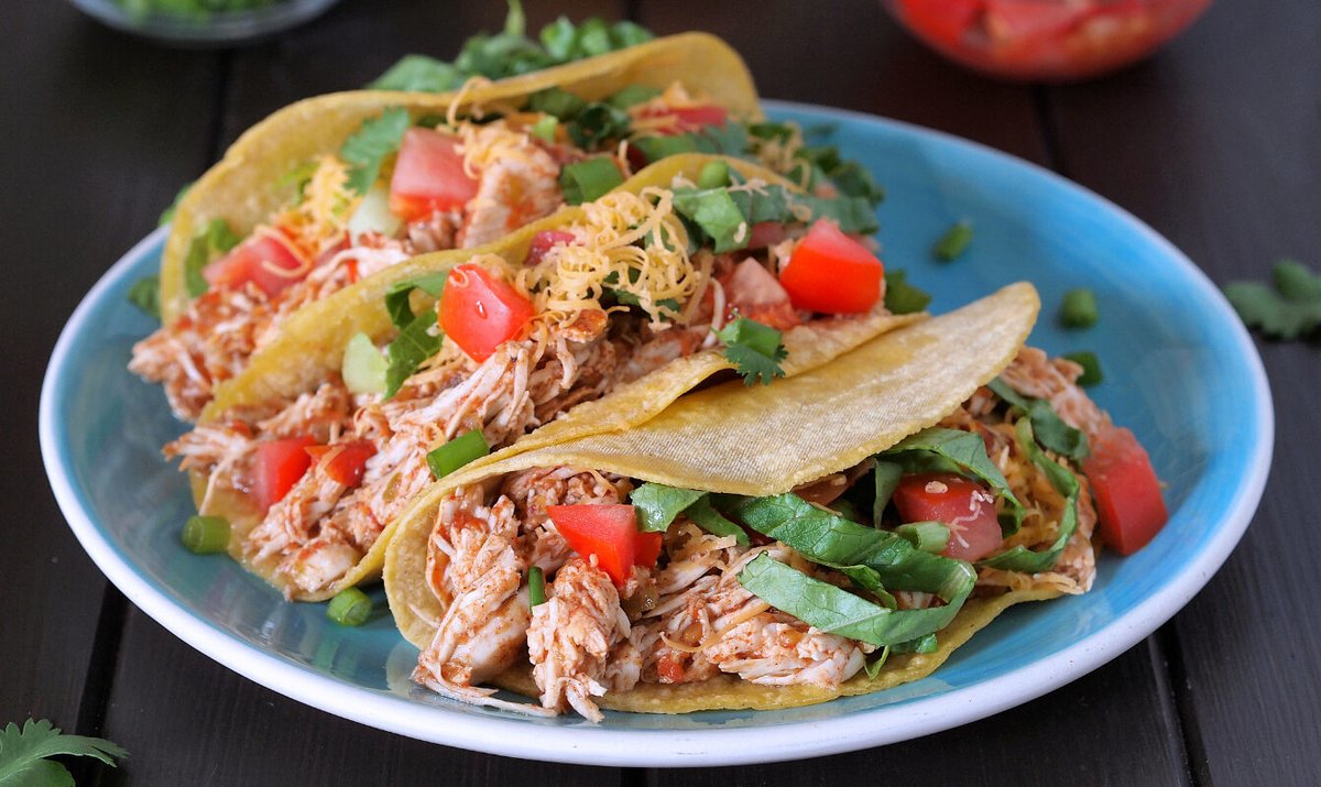 These Shredded Turkey Tacos by Jeanine Friesen are a great quick fix dinner that makes lots for leftovers. After dinner, pack extras into small containers. Reheat the in the morning and send it to go in an insulated container! bit.ly/3DHmWOY #ThinkTurkey
