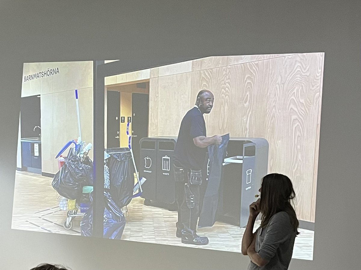 chalmerslibrary's tweet photo. Gert Wingårdh - det är ändå det man inte skapar med arkitektur, som ändå formar miljön. #chals2022 https://t.co/N2qlXdOpsf