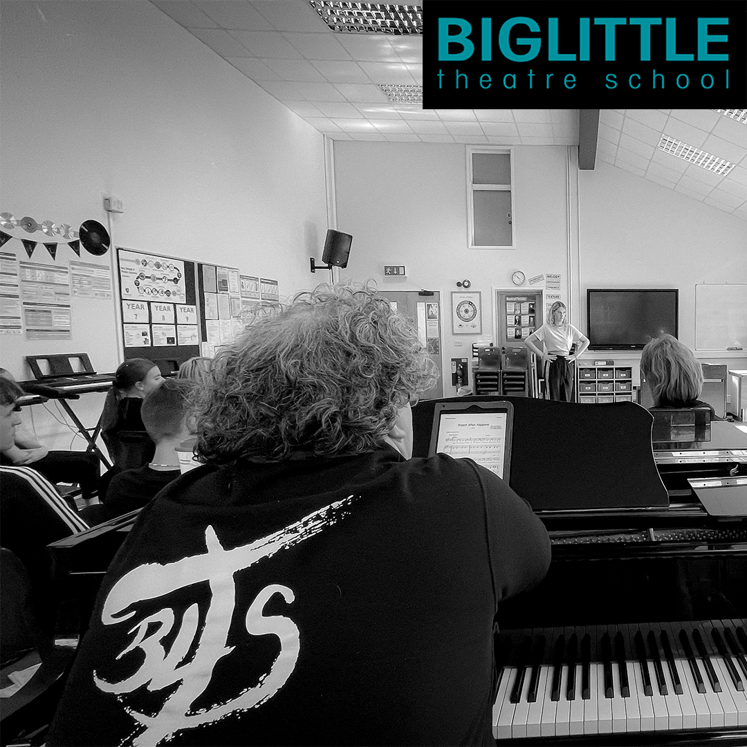 BIGLITTLE Theatre School (@biglittle_ts) on Twitter photo What a stunning start to the 2022 Autumn term! 🤩
All those immaculate dance moves, pitch-perfect high notes and moments of fun, really brought BIGLITTLE to life!
We even had <a href="/TheCJJohnsonUK/">CJ Johnson</a> coaching our PDP!✨ What a stunning start to the 2022 Autumn term! 🤩
All those immaculate dance moves, pitch-perfect high notes and moments of fun, really brought BIGLITTLE to life!
We even had <a href="/TheCJJohnsonUK/">CJ Johnson</a> coaching our PDP!✨