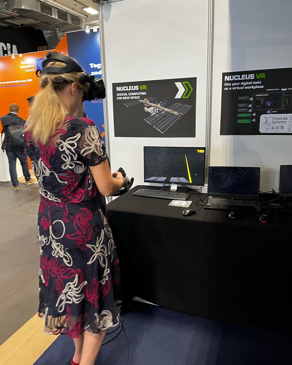 Viktoria (Ria) Urban, MSc Psych, FRAS tweet media