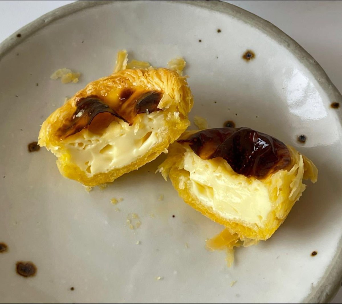 อร่อยจริง อิ่มคุ้มจนจุกพุง 🥹 ทำกินเองง่ายๆเลยอะ แค่มีน้ำครีมกับเปลือกทาร์ต อบในหม้ออบลมร้อนเลยจ้า สะดวกมาก แป้งทาร์ตกรอบโคตรๆ ตัวไส้คือหวานพอดี นุ่มละมุน ถูกใจเหลือเกิน