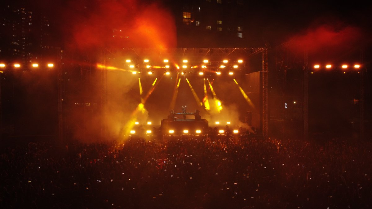 ClayPakyNews's tweet image. Claypaky #Mythos2 Fixtures Shine at High-Energy Alan Walker EDM Concert in Bengaluru, India 🇮🇳 claypaky.it/en/news/claypa…
#Claypaky #Mythos #IgniteYourShow @ReynoldsIndia