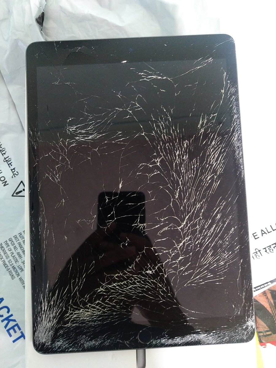 Chetans419's tweet photo. I request @amazonIN to improve the packaging or give extra layers of protection for the products as they're not handled well by delivery team. I received a damaged ipad today. Requested for a replacement, now let's see what happens. 
#amazonindia #apple #ipad @AmazonHelp https://t.co/MGx5v0KUWQ