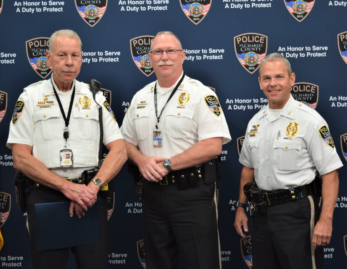 SCCMOPD's tweet image. This morning, 𝗟𝘁. 𝗦𝗰𝗼𝘁𝘁 𝗠𝗶𝗹𝗹𝗲𝗿 was recognized for 35 years service to the #SCCPDCommunity. Follow the link for details on his storied career, which includes developing the Department&apos;s driver training program.  bit.ly/3LuW86o.

Congratulations, Lt. Miller!