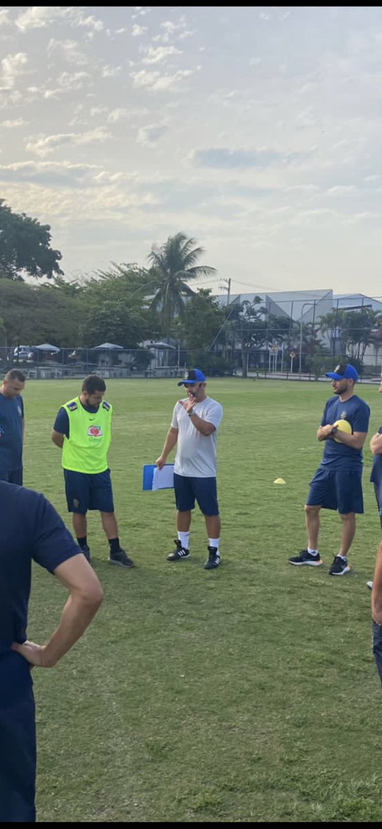 AGrasseli's tweet photo. Licença A CBF academy disciplina Treinamento de campo, sempre compartilhando conhecimento. https://t.co/j89r9NSYsF
