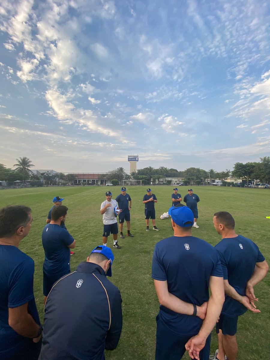 AGrasseli's tweet photo. Licença A CBF academy disciplina Treinamento de campo, sempre compartilhando conhecimento. https://t.co/j89r9NSYsF
