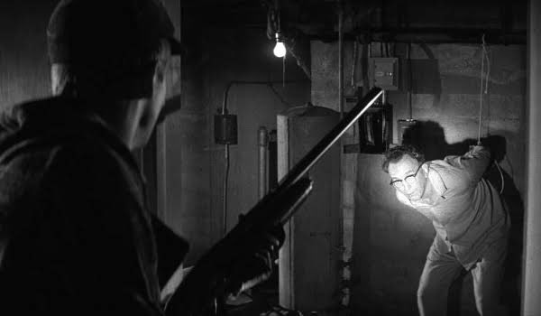 OI27U's tweet image. 『冷血』1967年🇺🇸
実際に起きた一家4人惨殺事件。事件発生前後と二人の加害者が死刑に至るまでを被害者、加害者、刑事それぞれの視点で描いた作品。理解しがたい犯行動機はだんだん見えてくる心の闇の中に。懐中電灯の使い方がかっこよすぎる。窓を流れる雨が顔に映って泣いているように見える描写も。