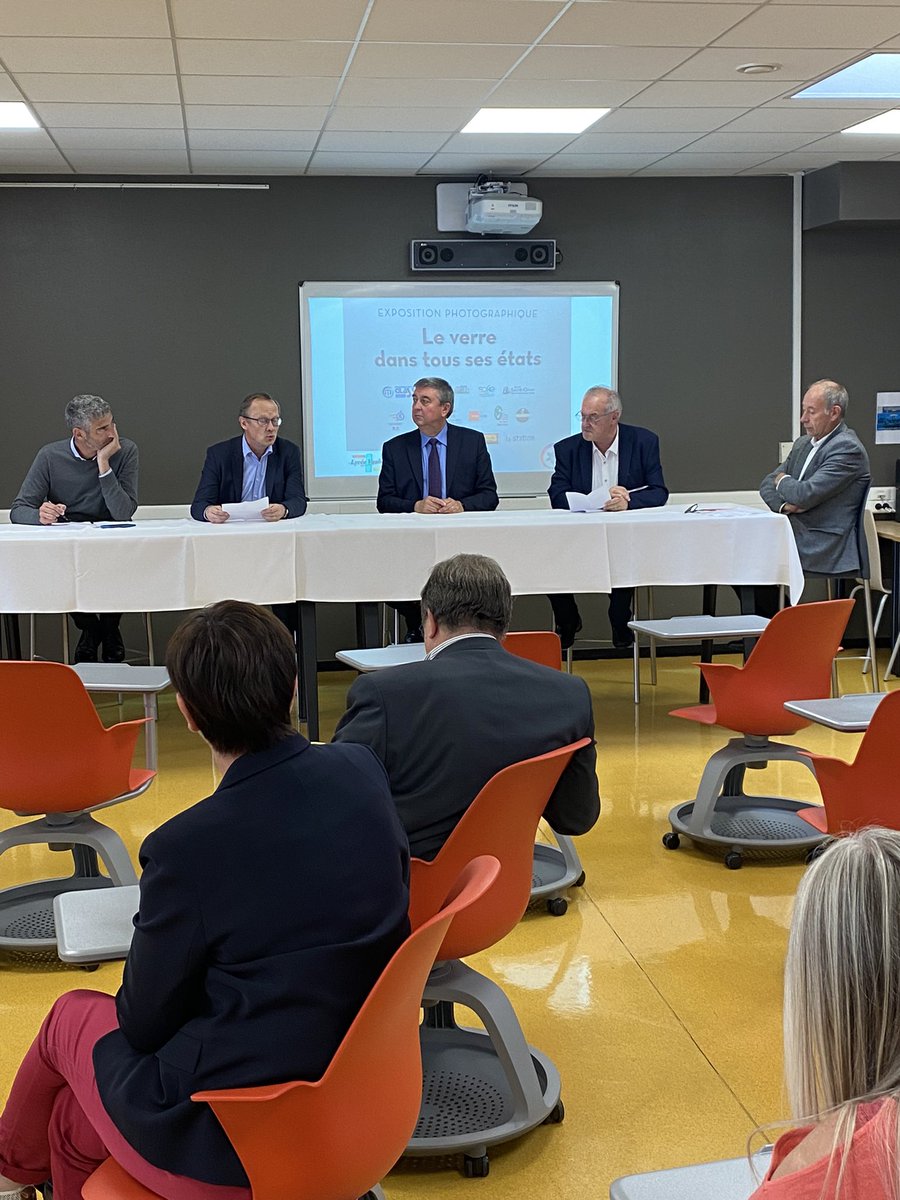 yoanperdir's tweet photo. Conférence de presse de l’exposition « le verre dans tous ses états » au #LPOVauban #developpementterritorial #relationecoleentreprise #arcinternational #saverglass @AggloCAPSO @AcLille https://t.co/xnunhRIpkB