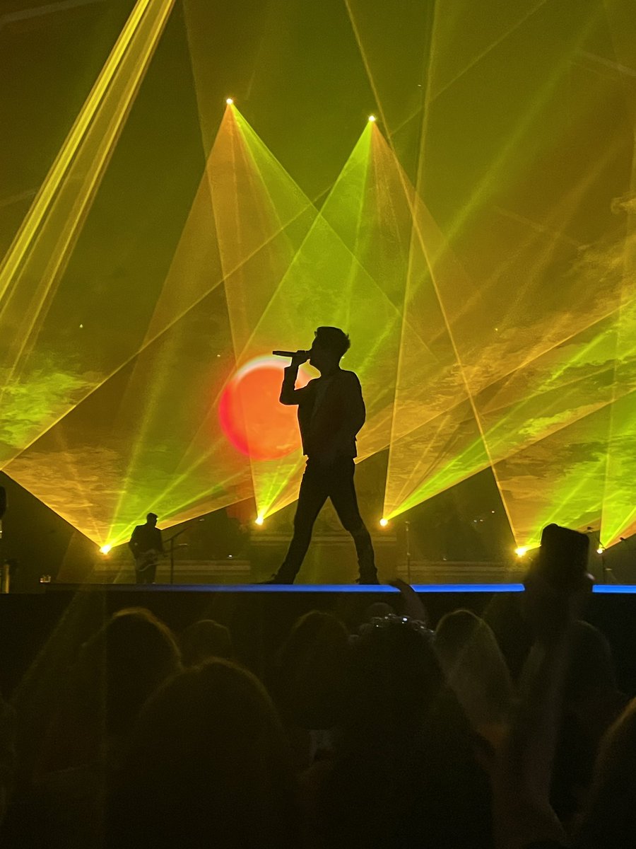katlynbee's tweet photo. I saw Panic last night???? What is my life??????? @PanicAtTheDisco #VivaLasVengeanceTour https://t.co/kHFDKUPl96