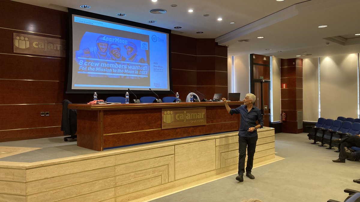 cdIagrocv (@cdiagrocv) on Twitter photo Empezamos las Jornadas de Desarrollo Empresarial del CDIAGRO con una genial ponencia de <a href="/panxo_barrera/">Panxo Barrera</a> “6 sombreros para pensar” o “Matt Damon tenía razón”. ¿Es posible innovar demasiado? Empezamos las Jornadas de Desarrollo Empresarial del CDIAGRO con una genial ponencia de <a href="/panxo_barrera/">Panxo Barrera</a> “6 sombreros para pensar” o “Matt Damon tenía razón”. ¿Es posible innovar demasiado?
