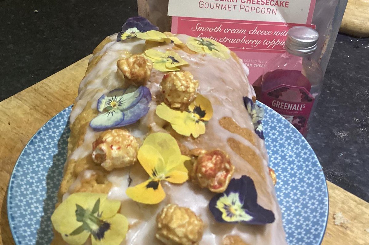 Hgbakes1's tweet photo. Gin loaf @HomeprideBaking https://t.co/ZiMaxmoizT