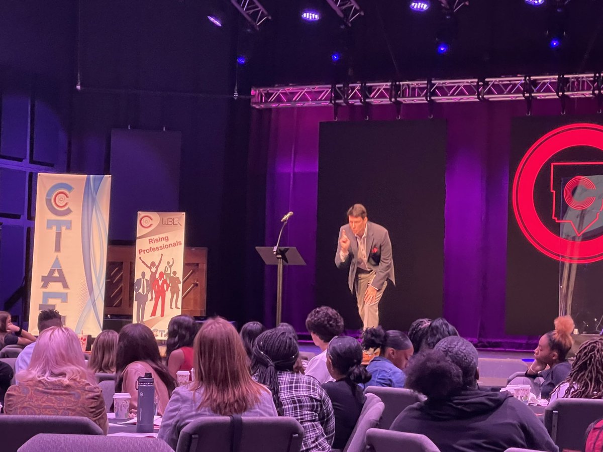 CobbWbl's tweet photo. Enjoying seeing @CobbWbl students at the Cobb Rising Professional Summit! 8 Essential Exchanges with @KevinPaulScott @WBLTopGun @ALDCobb @GACTE @GeorgiaWBL1 @CobbCtae https://t.co/6UFIKuV9hT