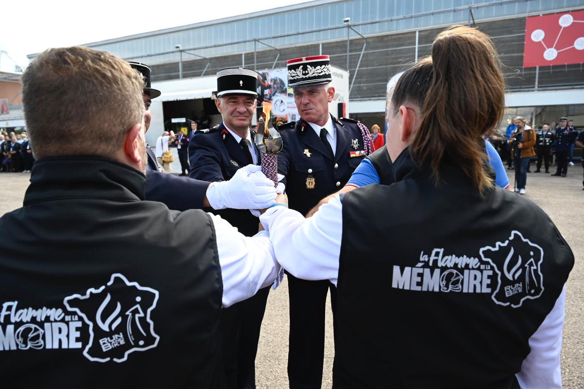 La Flamme de la mémoire pour ne jamais oublier celles et ceux qui ont perdu la vie pour sauver celle des autres.
Un devoir de mémoire qui perdure au @cnspf2022.