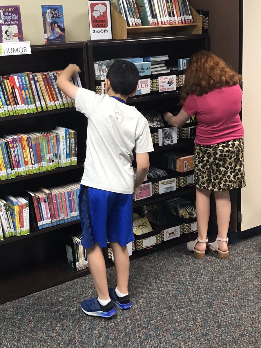 MissJacksonDWE's tweet photo. We’re super excited be able to check books out from our mini school library today!  Library days are the best!! ❤️📚 #winborneagles #dweeagles #thirdgrade https://t.co/EJ4sEweFpC