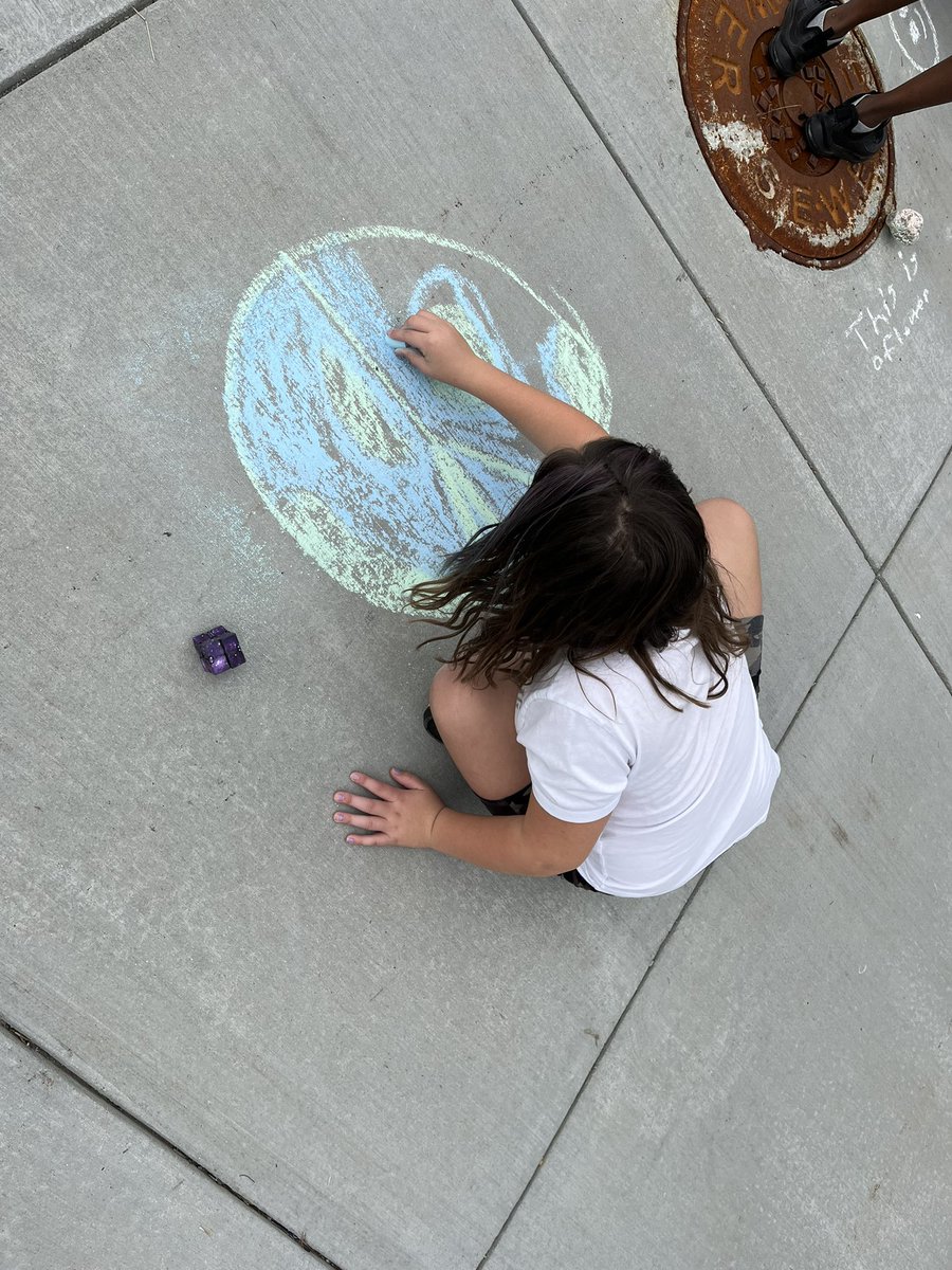 SDelormELA's tweet photo. Chalk for Peace! @CrecArtsMiddle1 https://t.co/3JgOOu2q7d
