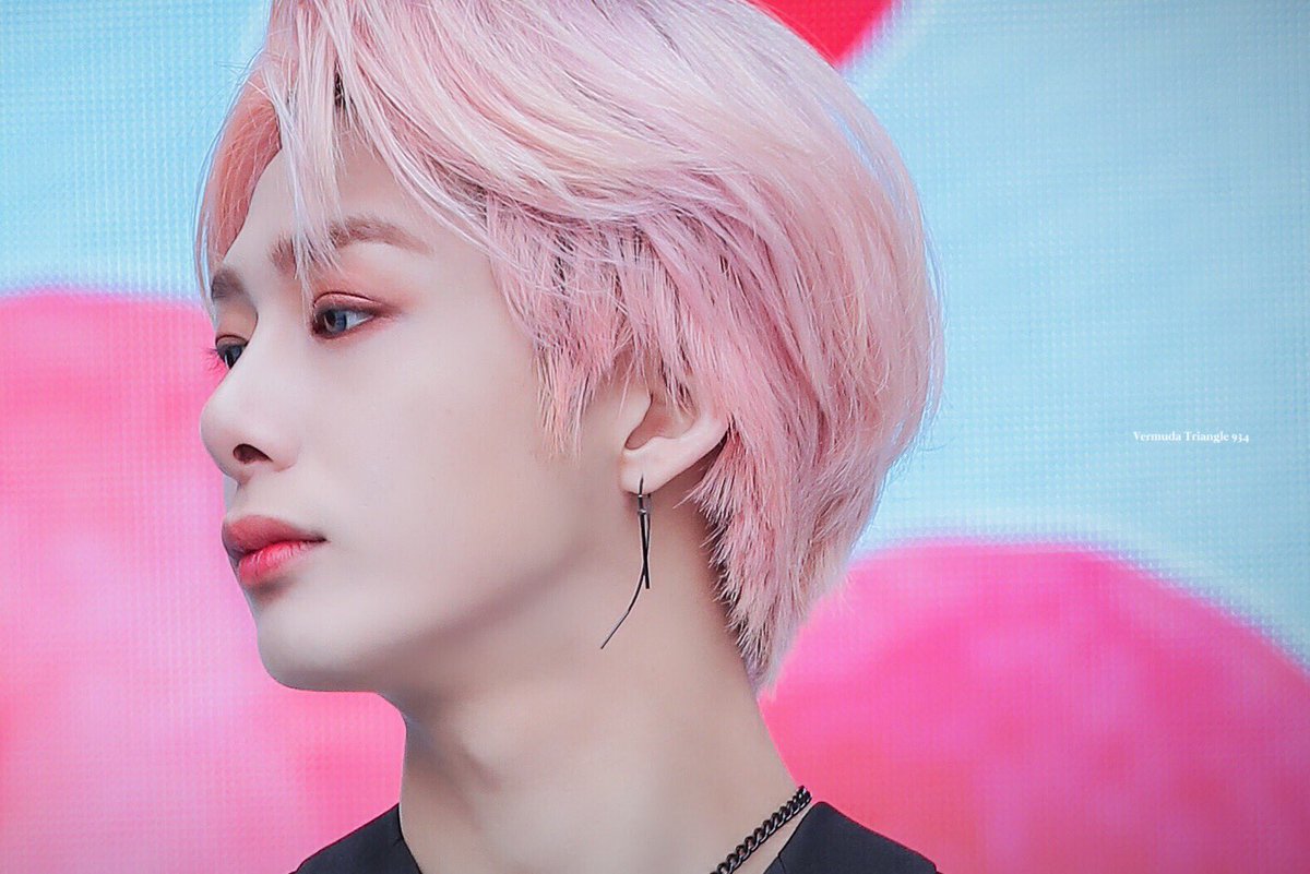horong_light's tweet photo. 갤러리를 보다가...
이 채뭉과
이 민혁이와
이 형원이가 아름다워서요... https://t.co/NwuXgZ8iVv