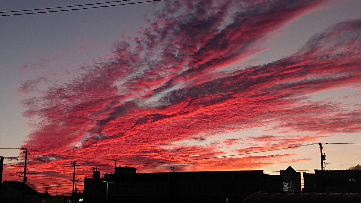 kiyo410330's tweet photo. 今日の夕日🌇めっちゃキレイやった☺️
こんなに赤いの、なかなか見れないよ😃
#夕日 #富山県 #高岡市 #XPERIA #SOV39 #きれい https://t.co/2rzwNqUkMV