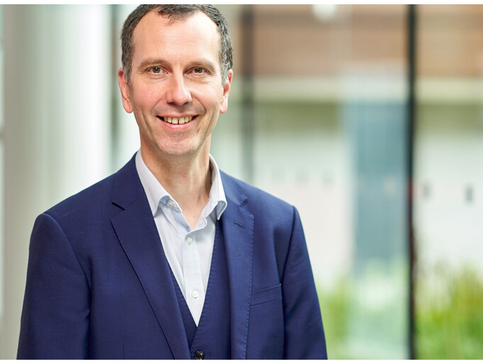 AstonPress's tweet image. 📰|It’s long been recommended - but now it's been confirmed 👍

👓🖥@AstonUniversity @AstonOptometry experts prove that the  20-20-20 rule can help ease some of the symptoms of prolonged computer use. 

👉bit.ly/3faqCPf