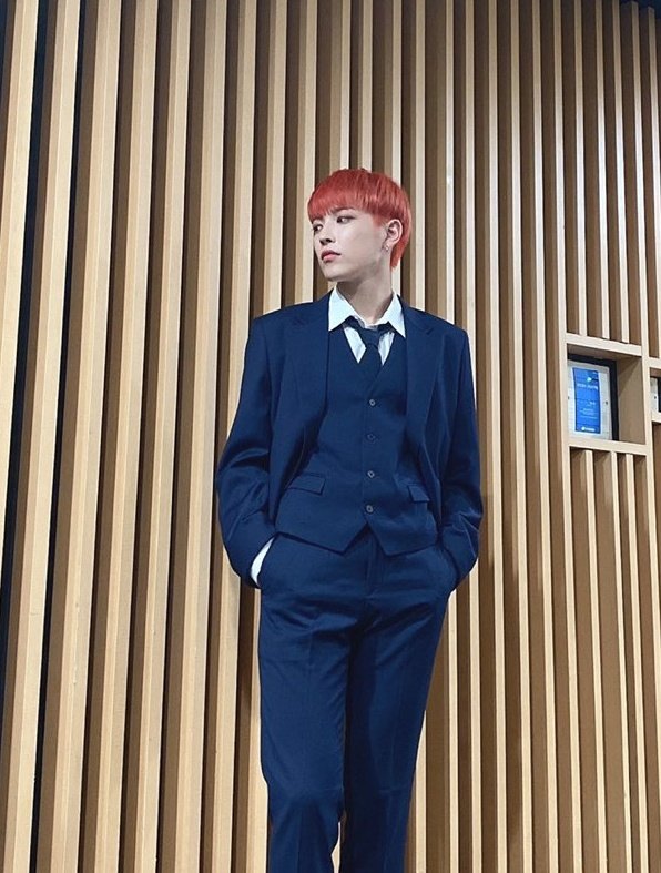 ateez_fav's tweet photo. Attending friend's wedding with emo boyfriend 🖤✨

#ATSD #AtinySelcaDay #홍중 #HONGJOONG #ATEEZ #에이티즈 @ATEEZofficial https://t.co/ye6arErn82