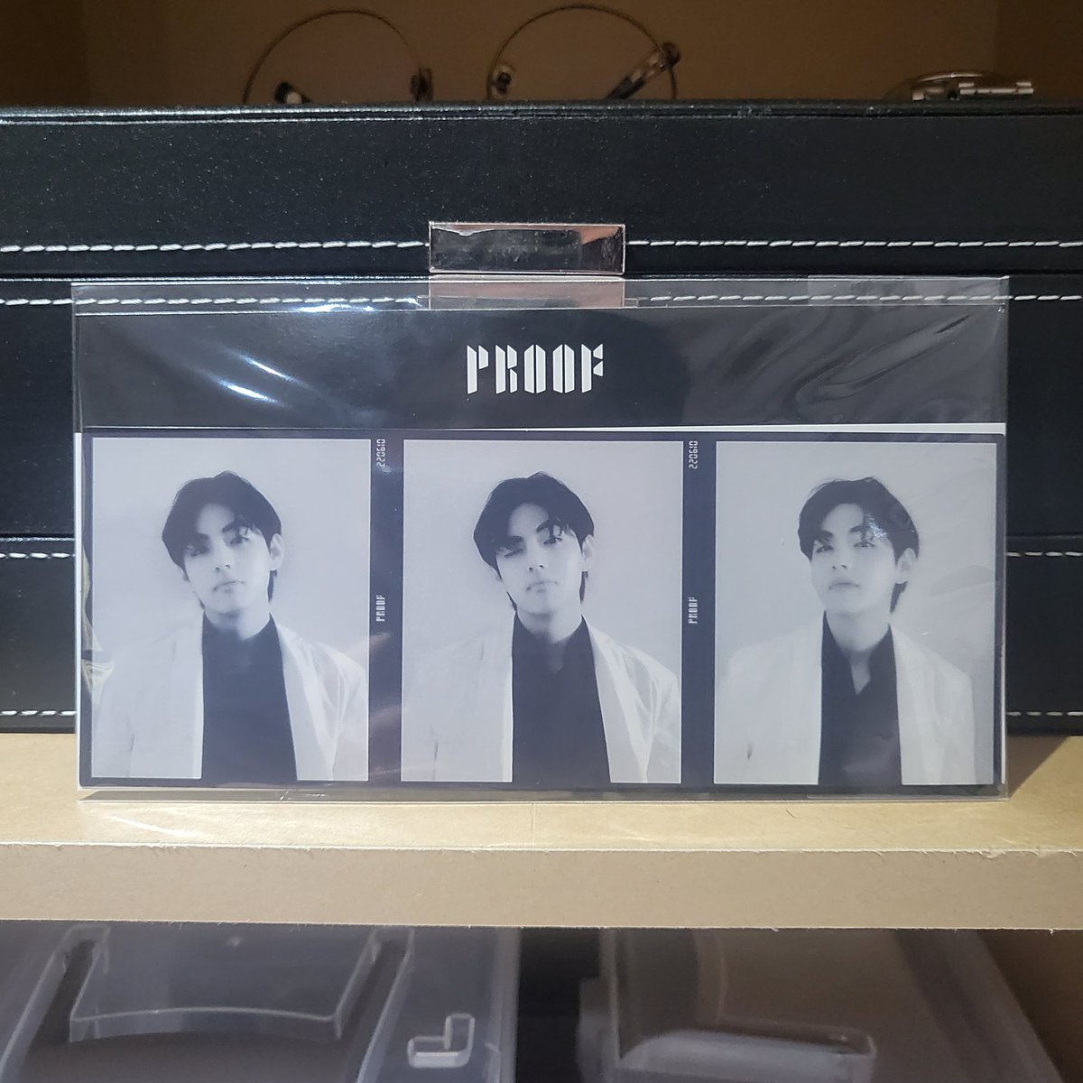 mochijimim10's tweet photo. WTS LFB BTS PH 

Complete Proof Standard Album w/ poster tube + Jhope PC + Suga Postcard + Taehyung Triptych 

Price: P2,300 
RFS: Extra set
MOP: gcash / bank transfer
MOD: sdd / ggx

DM if interested 📩 no cracks in the album 😬

Bts hobi jhope yoongi suga taehyung v https://t.co/M525ayw0Ol
